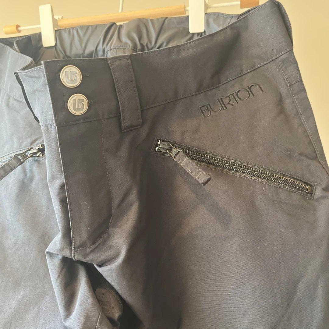 BURTON試着のみ使用スノーウエア上下セットほぼ新品自宅保管ピンク×ブラックＳ