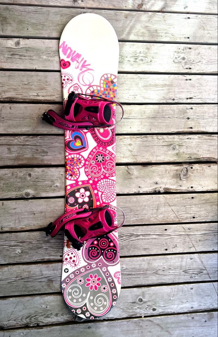 AIRWALK かわいいハート柄レディース スノーボード140㎝ビンディング付き