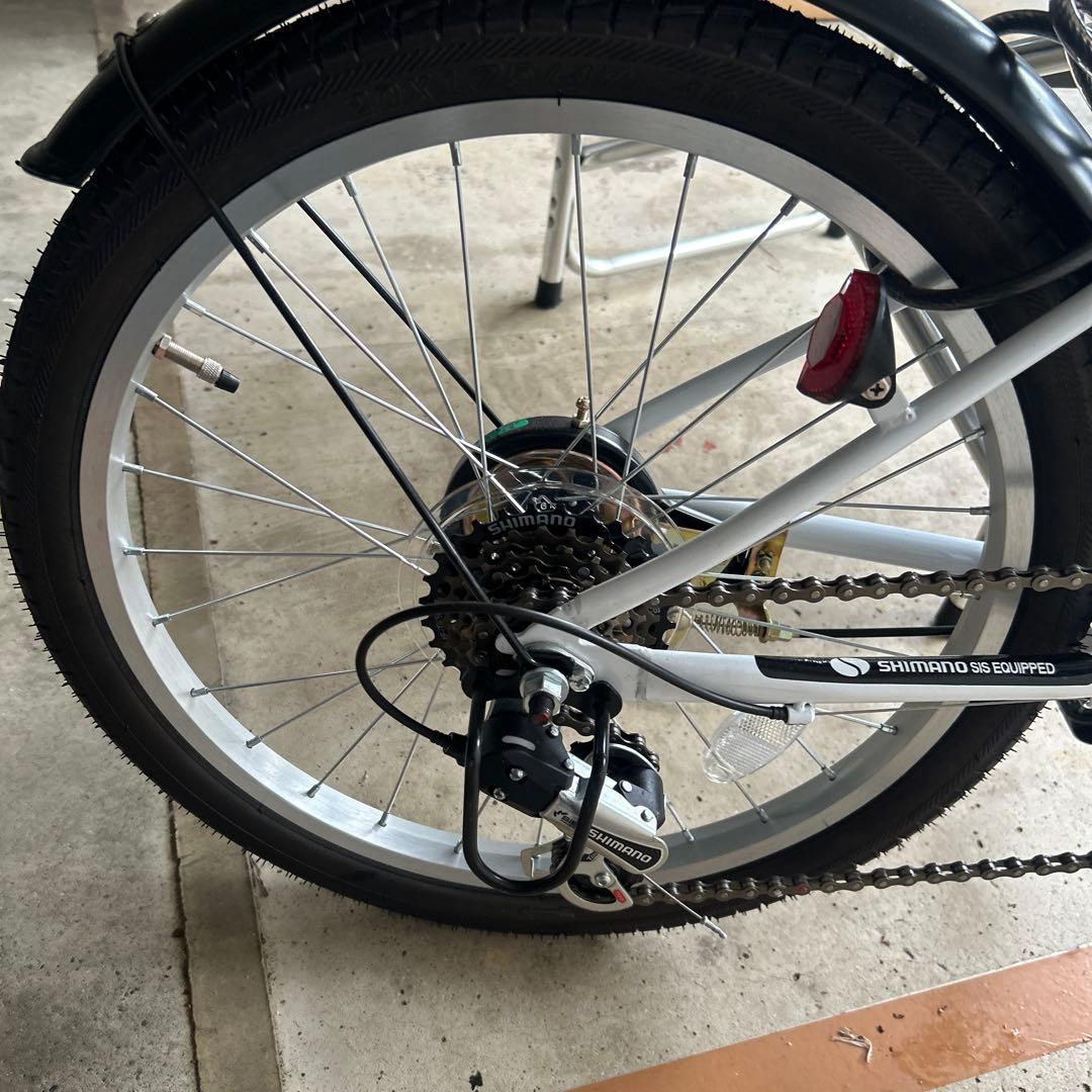 20インチTOMONAU 折りたたみ自転車 前カゴ付き、シマノ製品、新品未使用