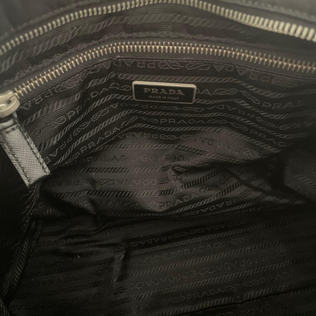 PRADA ブラック ビジネスバッグ