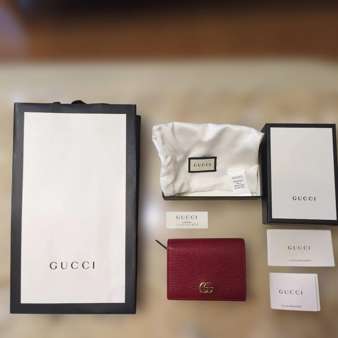美品✨️ グッチ マーモント 二つ折り財布 GGロゴ金具 レザー 赤