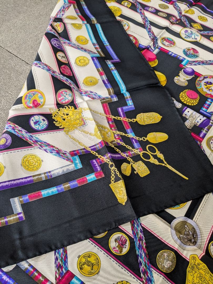 エルメス スカーフ カレ90 Pelile main お針子さん