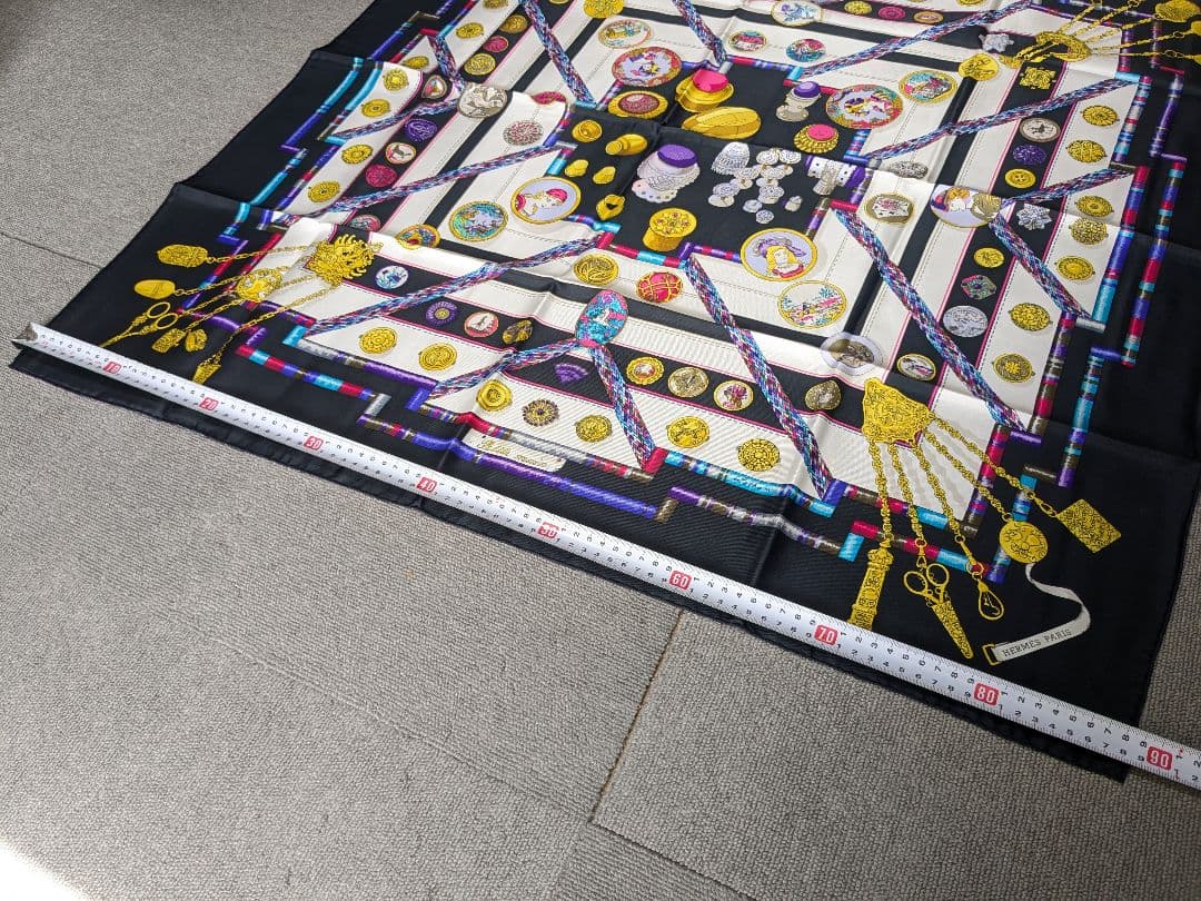 エルメス スカーフ カレ90 Pelile main お針子さん