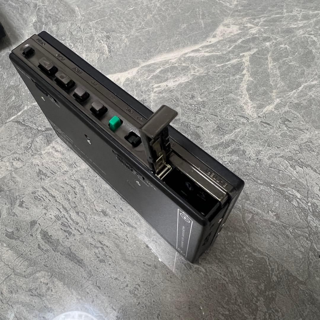 SONY カセットウォークマン WALKMAN WM-150 外観カバー付き