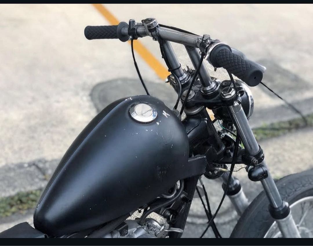 SR400用　リブ付き　ピーナツタンク
