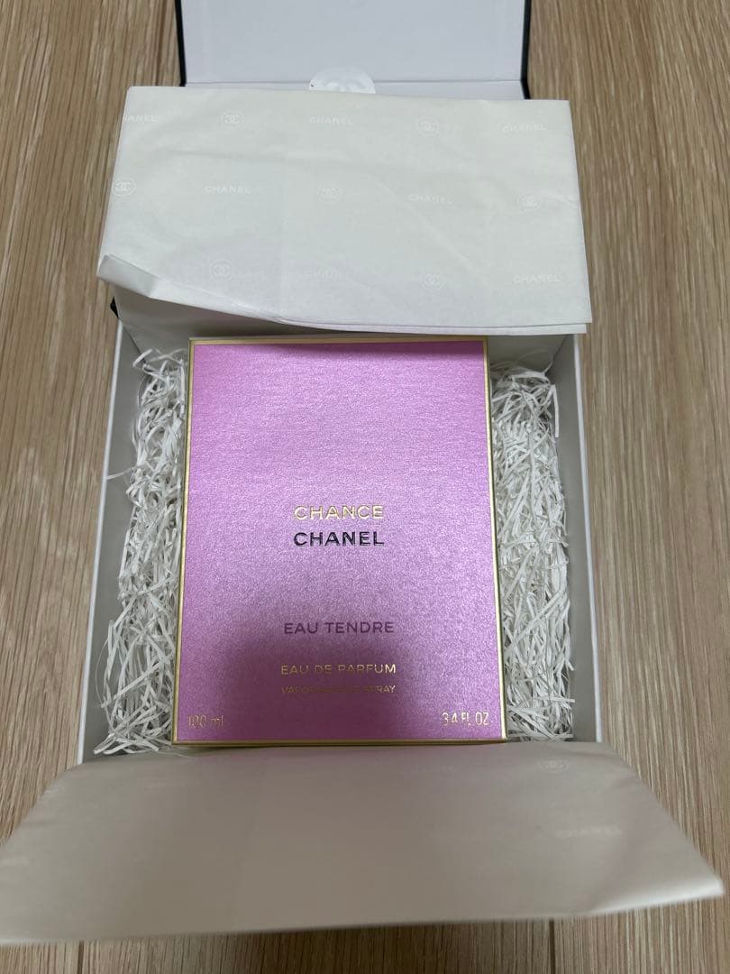 シャネルのチャンスオー タンドゥル オードゥ パルファムヴァポリザター100ml