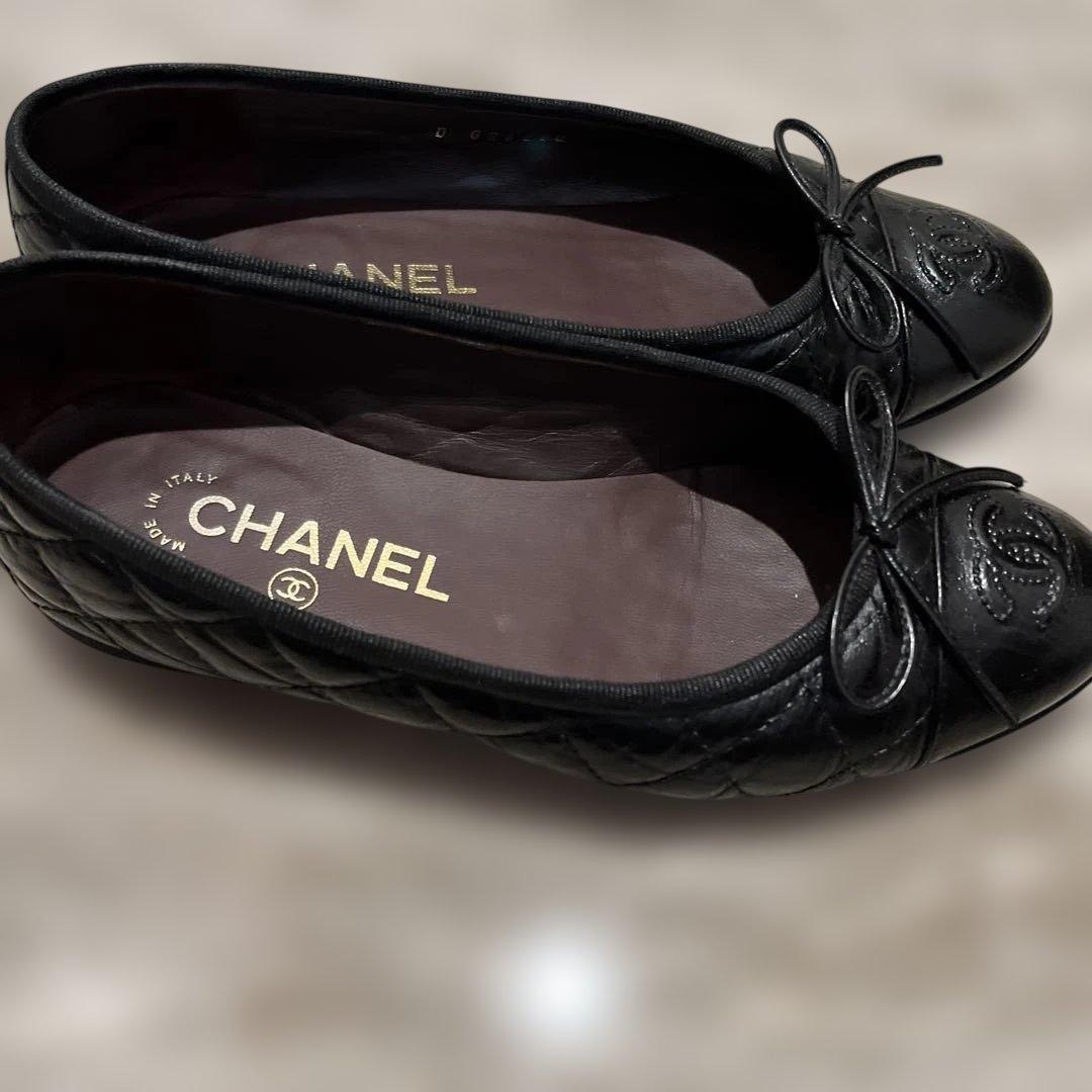 CHANEL ブラック フラットシューズ