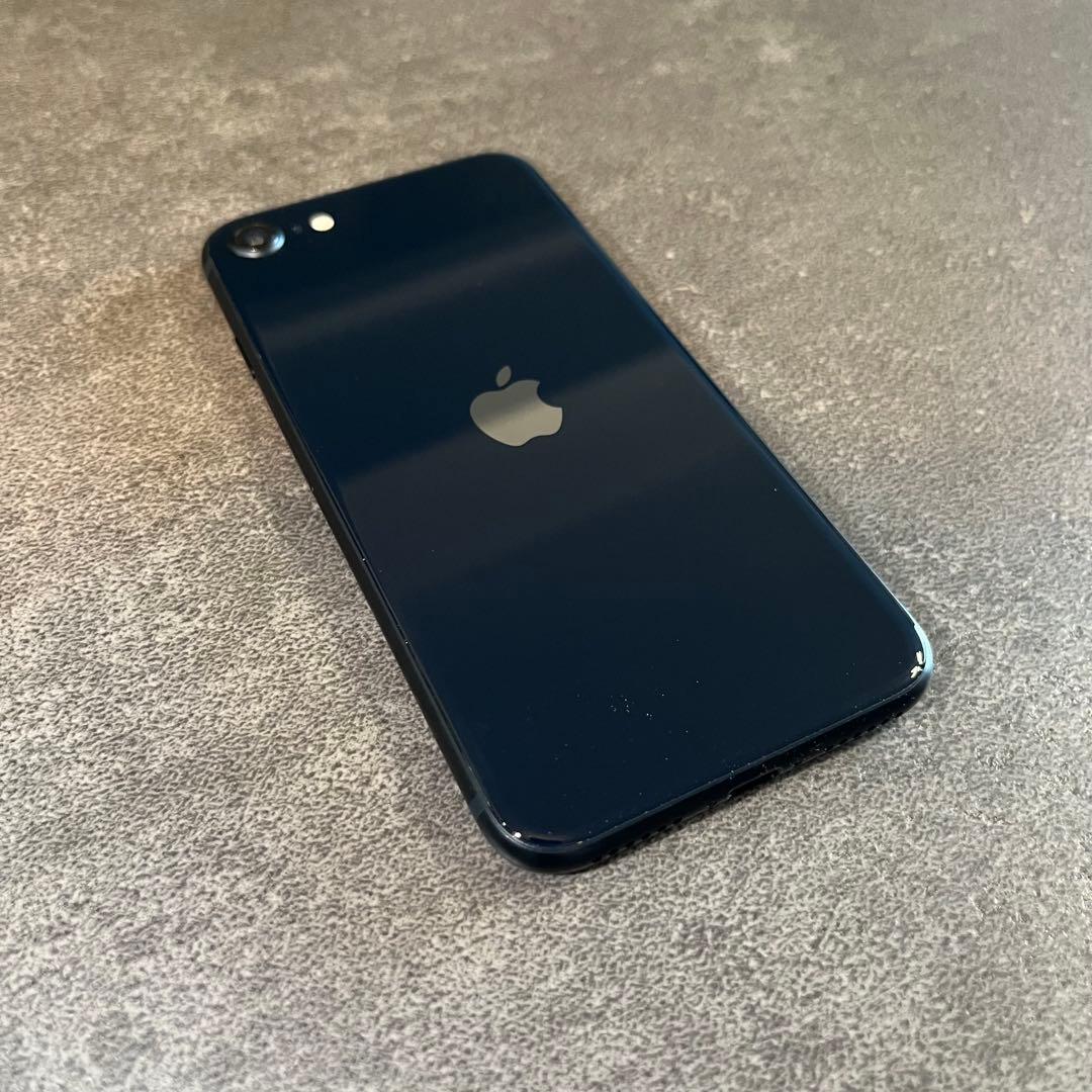 iPhone SE 第3世代 64GB ミッドナイト バッテリー100%