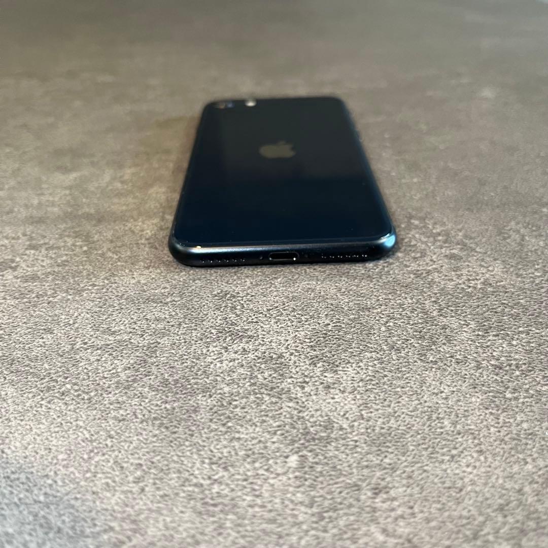 iPhone SE 第3世代 64GB ミッドナイト バッテリー100%
