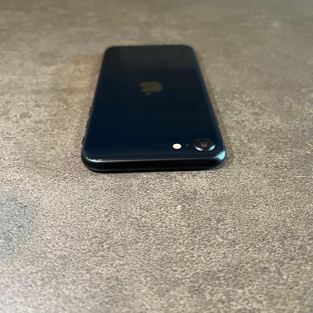 iPhone SE 第3世代 64GB ミッドナイト バッテリー100%