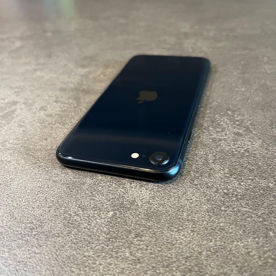iPhone SE 第3世代 64GB ミッドナイト バッテリー100%