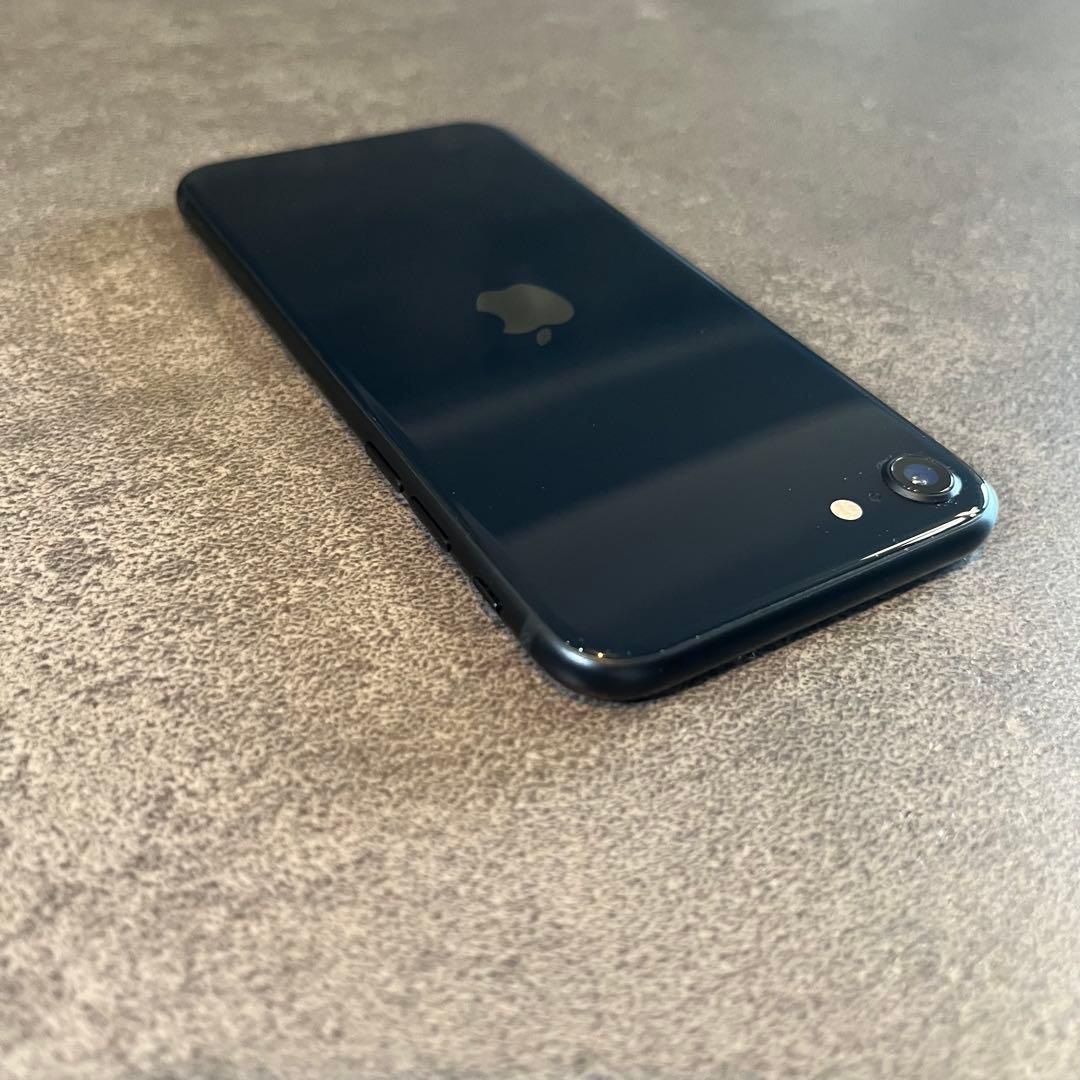 iPhone SE 第3世代 64GB ミッドナイト バッテリー100%