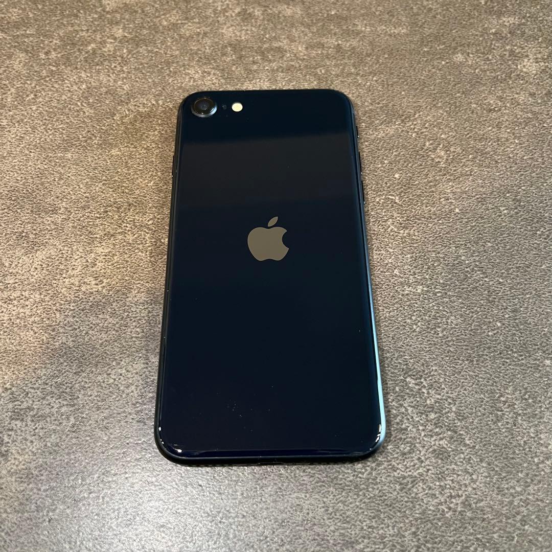 iPhone SE 第3世代 64GB ミッドナイト バッテリー100%