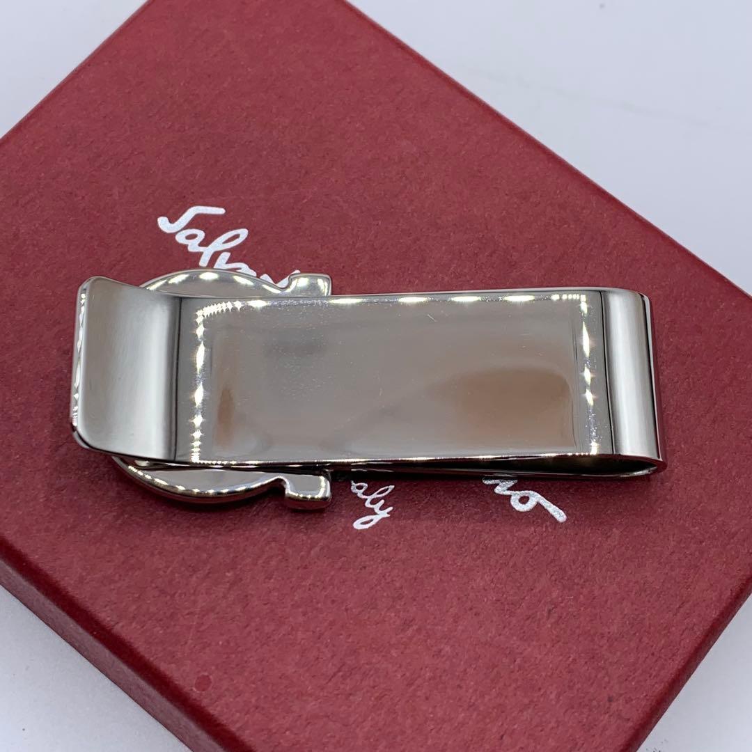 【超美品/箱付き】フェラガモ　マネークリップ　シルバー　ガンチーニ