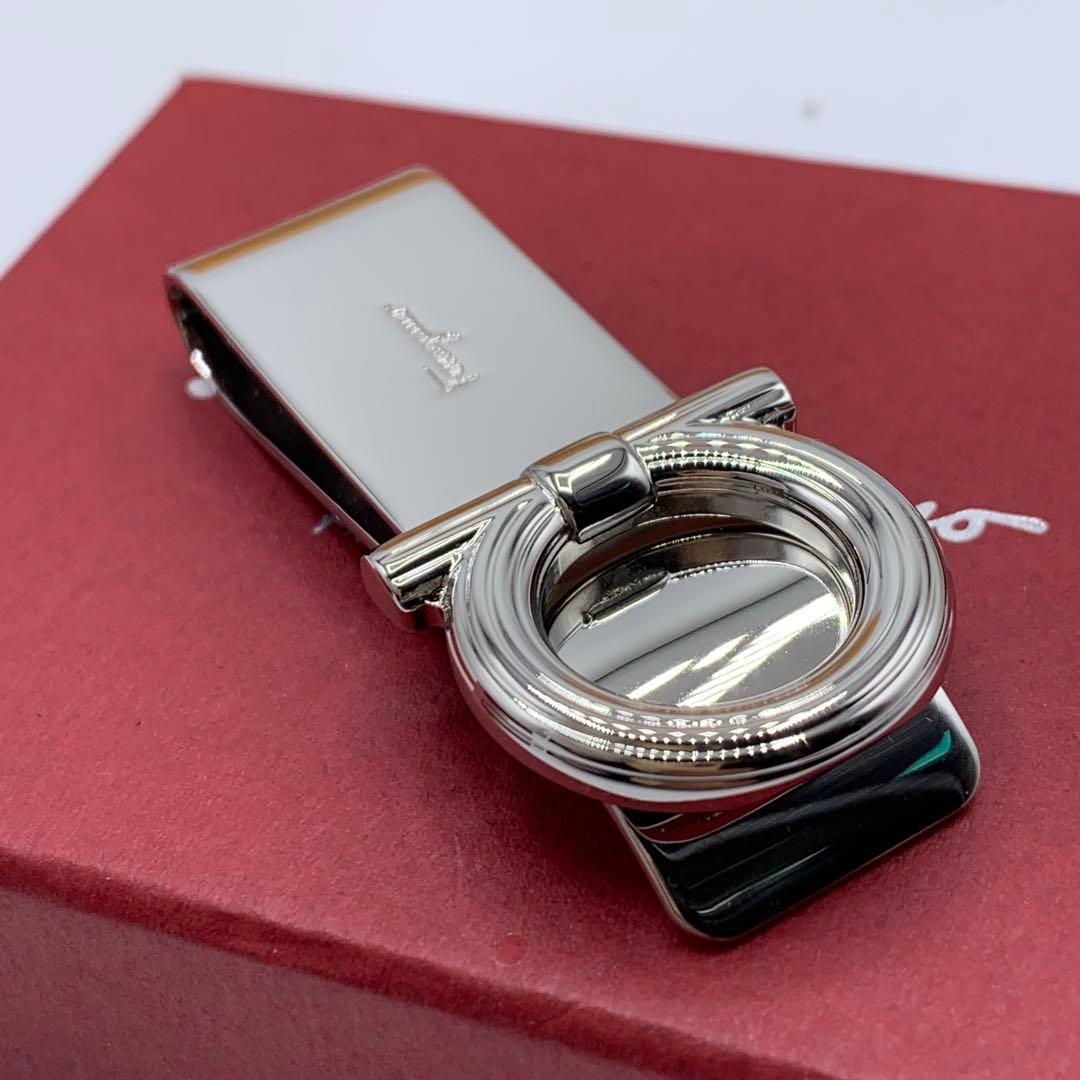 【超美品/箱付き】フェラガモ　マネークリップ　シルバー　ガンチーニ