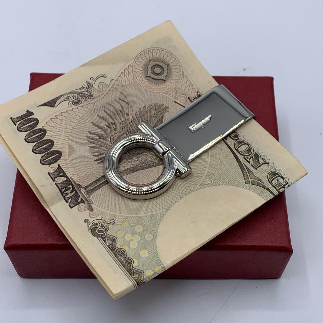 【超美品/箱付き】フェラガモ　マネークリップ　シルバー　ガンチーニ