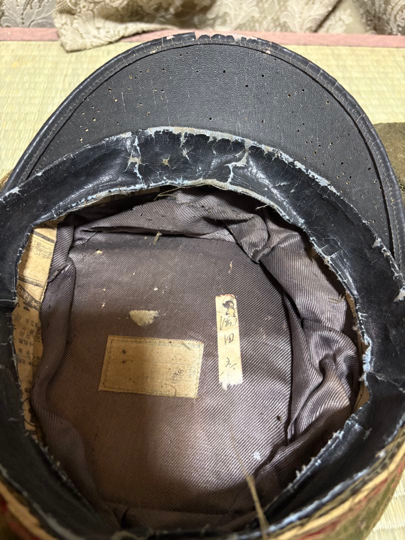 旧日本陸軍　軍帽2つ　貴重品袋　歩兵操典　陸軍簿記ノ参考　セット