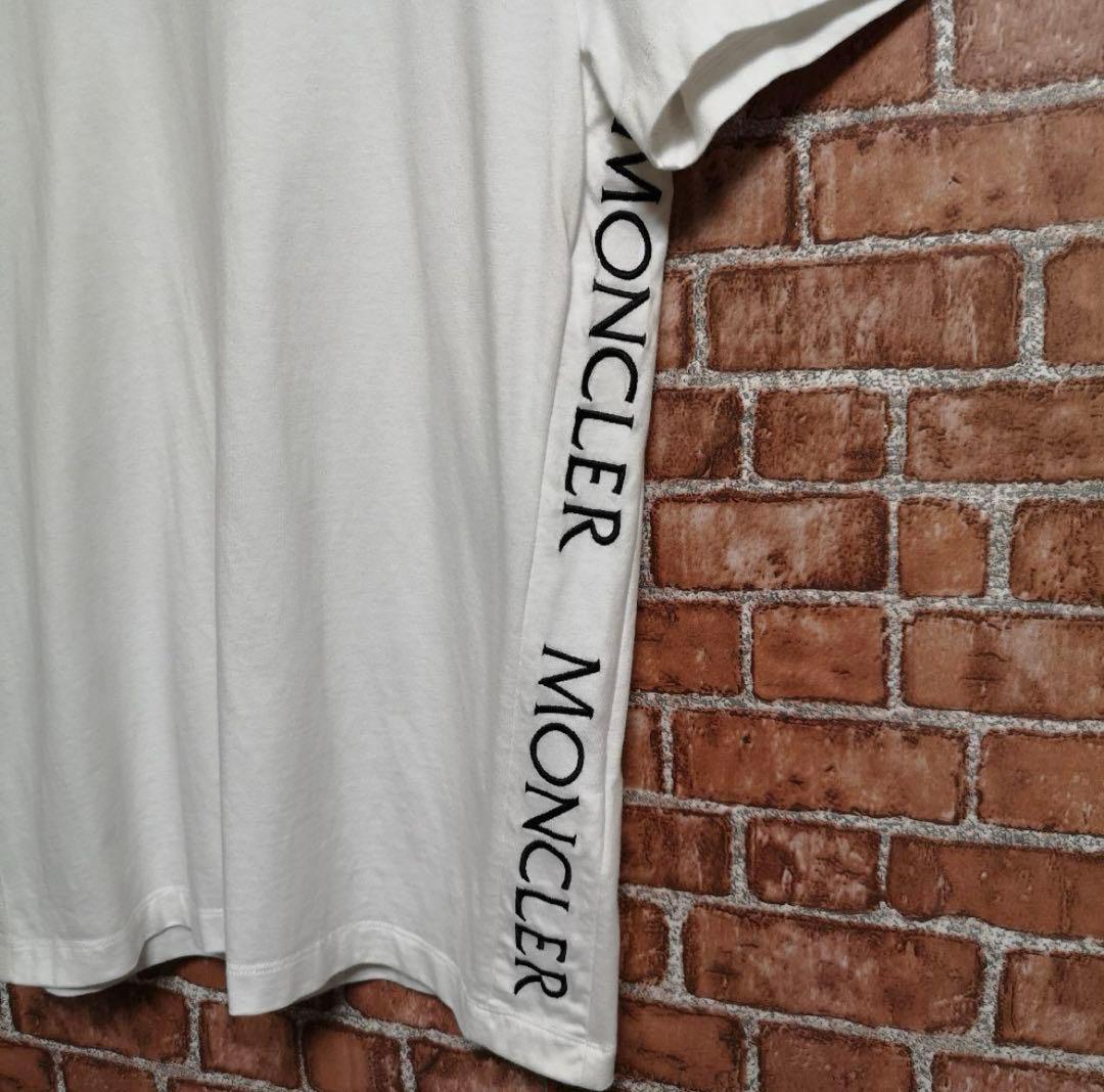 モンクレール 半袖Tシャツ 半袖カットソー サイドロゴ 刺繍ロゴ