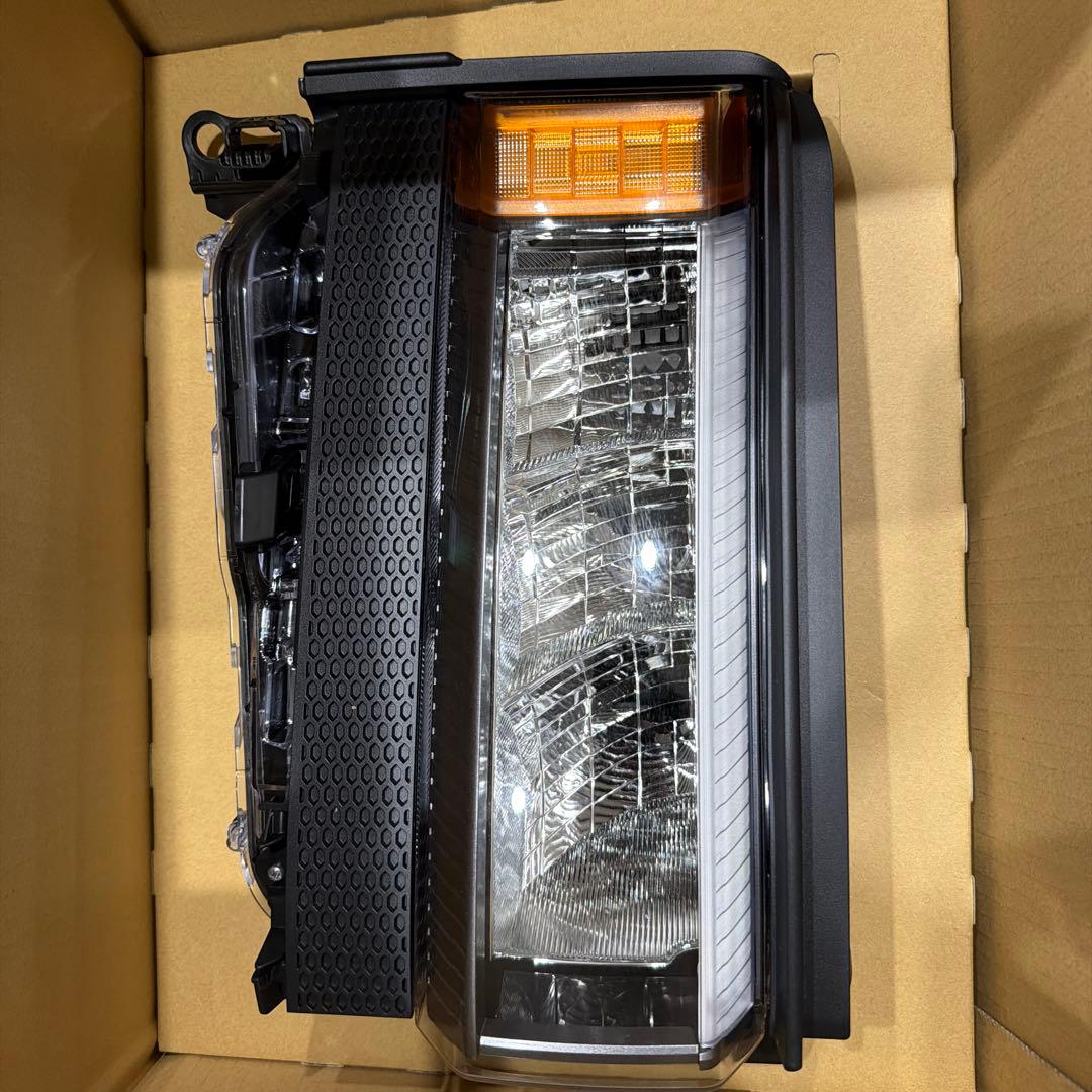 【新品・未使用・新車外し】ランドクルーザー250 ヘッドライト