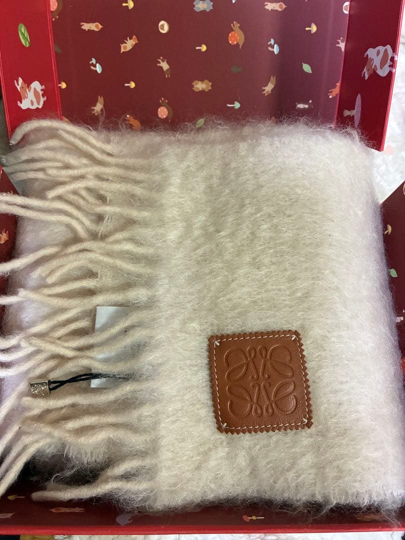 LOEWE クリーム色 マフラー フリンジ付き　箱付き