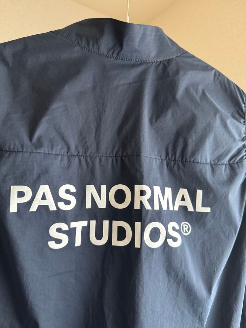 PAS NORMAL STUDIOS ネイビー ジレ