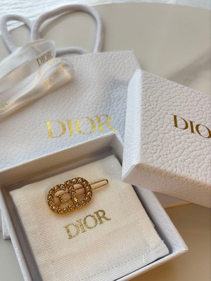 Diorヘアピン