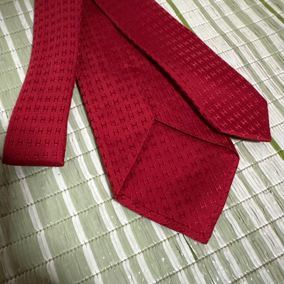 エルメス　HERMES ネクタイ　H柄　ビジネス　スーツ用　赤　レッド　シルク
