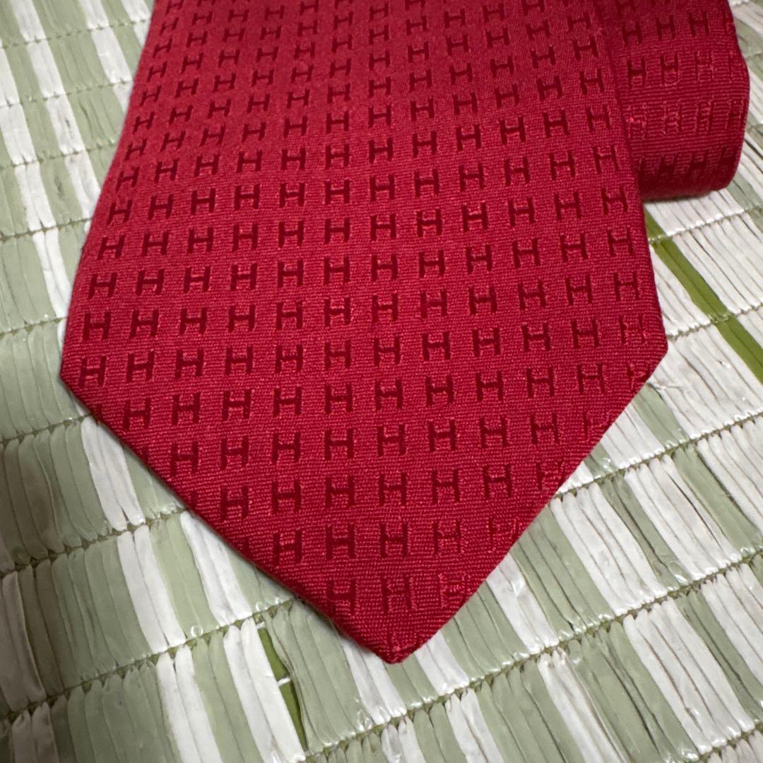 エルメス　HERMES ネクタイ　H柄　ビジネス　スーツ用　赤　レッド　シルク