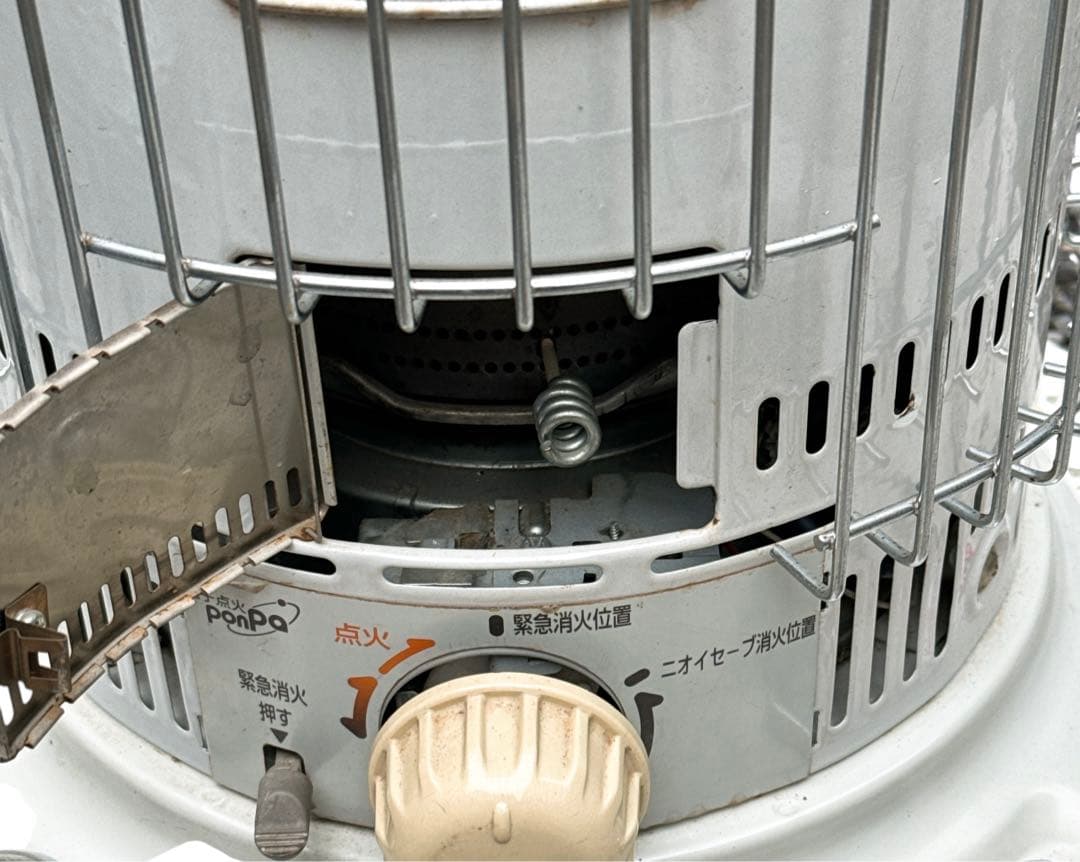 トヨトミ　KS-67F自然通気形解放式石油ストーブ　2013年製