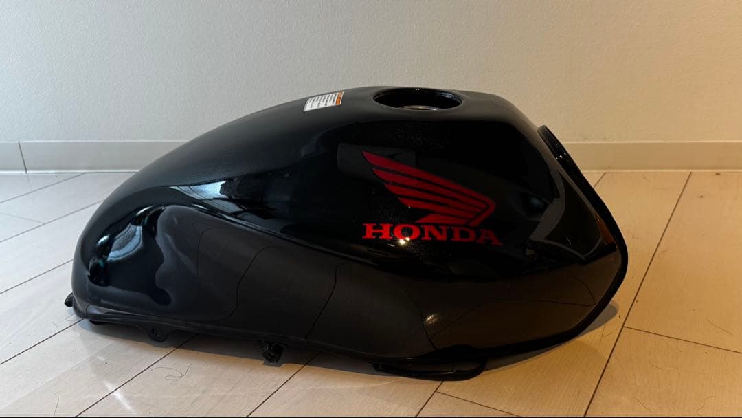 【無料配送可】HONDA ホーネット250 後期型タンク【凹みあり】