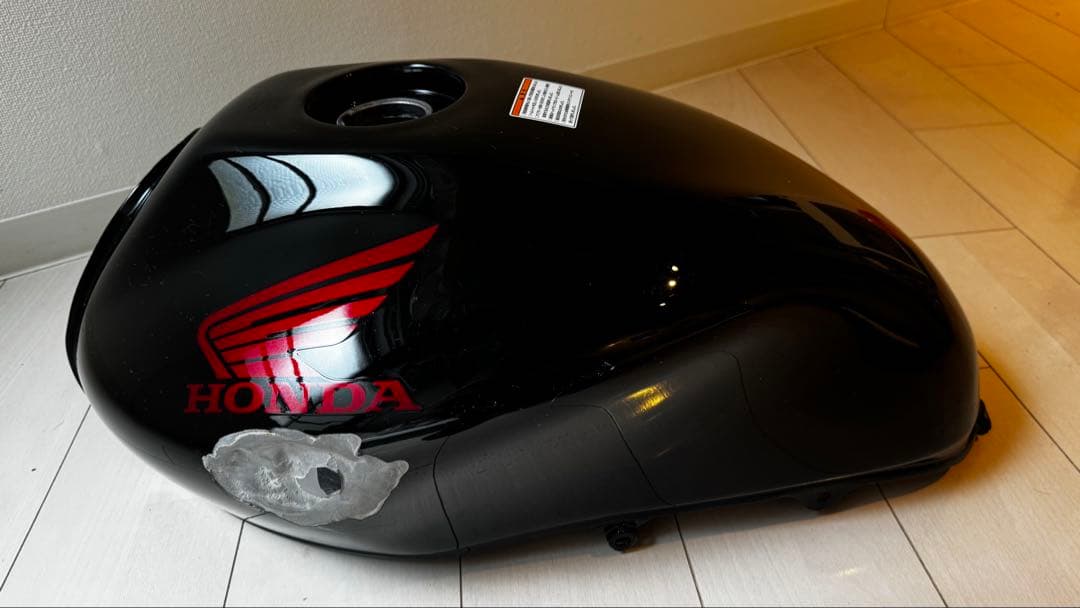 【無料配送可】HONDA ホーネット250 後期型タンク【凹みあり】