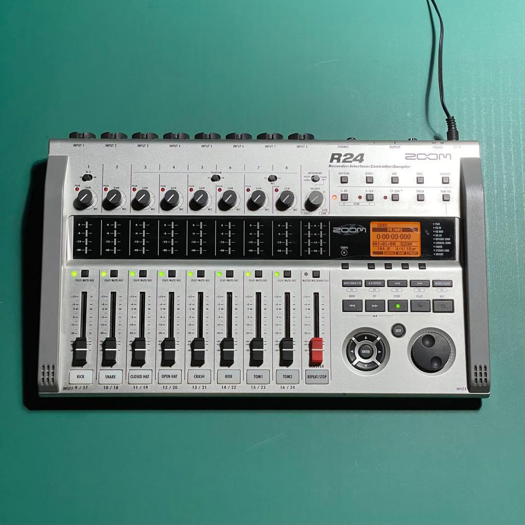 Zoom R24 マルチトラックレコーダー/オーディオインターフェイス