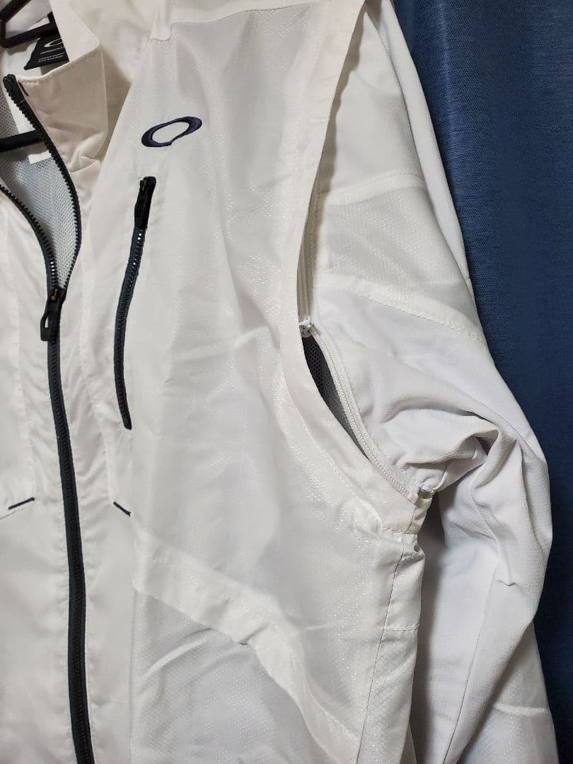 Oakley ホワイトゴルフジャケット メンズウェア