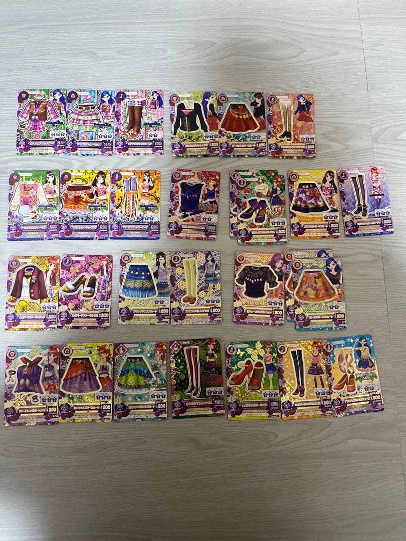 アイカツカード プレミアムレアカード等 194枚まとめ売り(学生証含める)