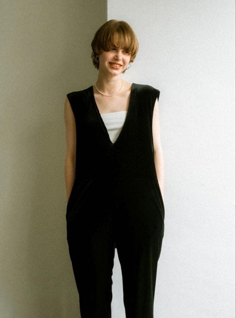 【美品】TREFLE+1 トレフル　ベロアサロペット　サイズ02