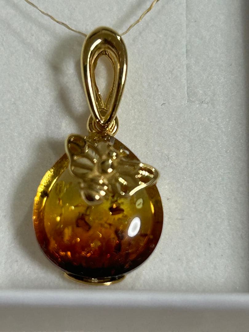 関西万博 ポーランド 琥珀 アンバー ペンダントトップ サンライズ 蜂