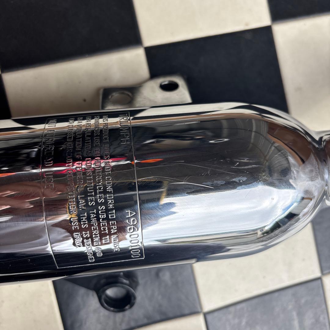 トライアンフ　ボンネビル　純正オプションスポーツマフラー