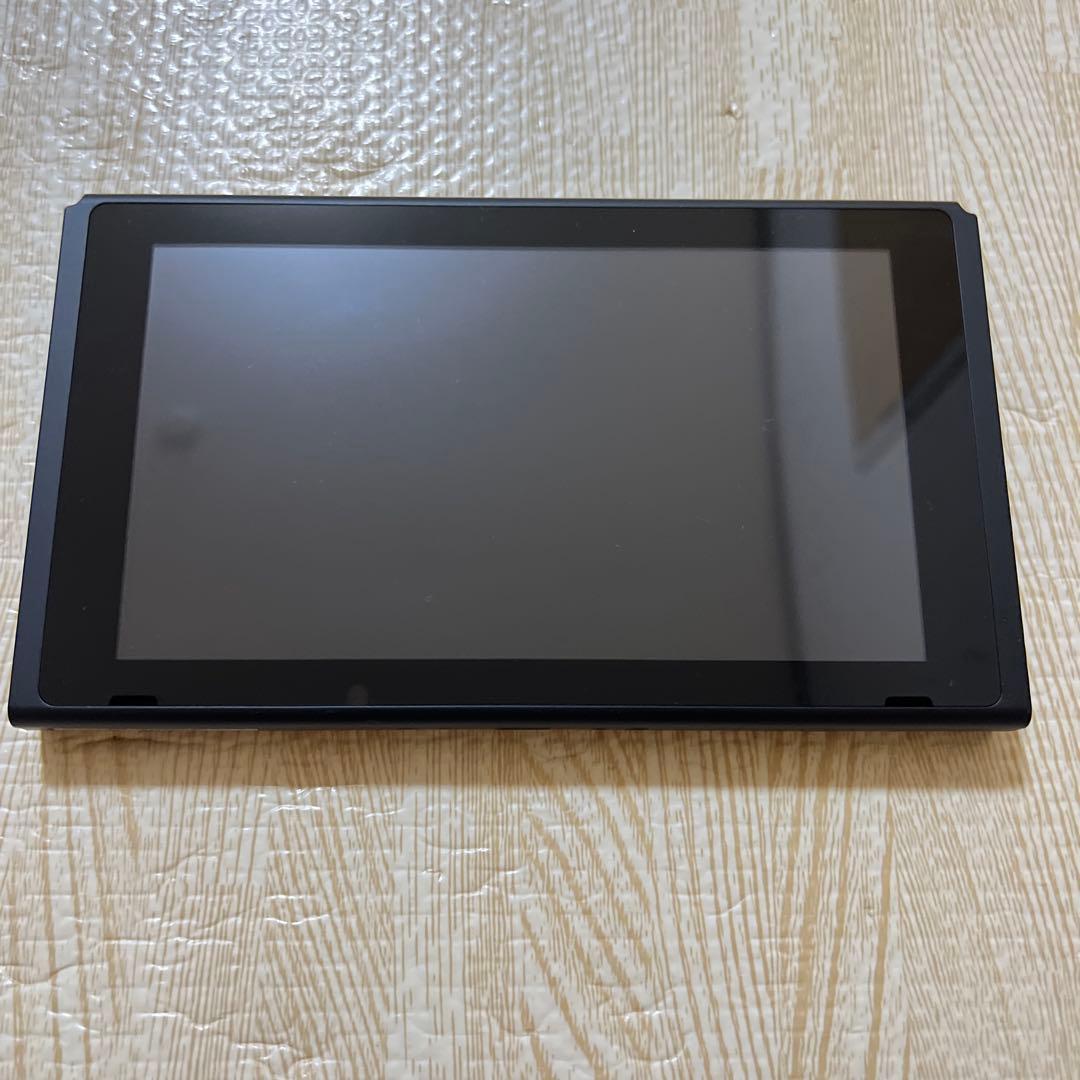 Nintendo Switch本体　2022年　ニンテンドー　スイッチ　￼