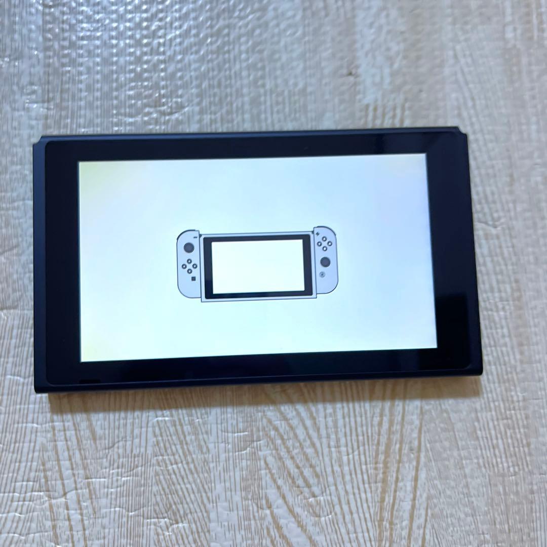 Nintendo Switch本体　2022年　ニンテンドー　スイッチ　￼