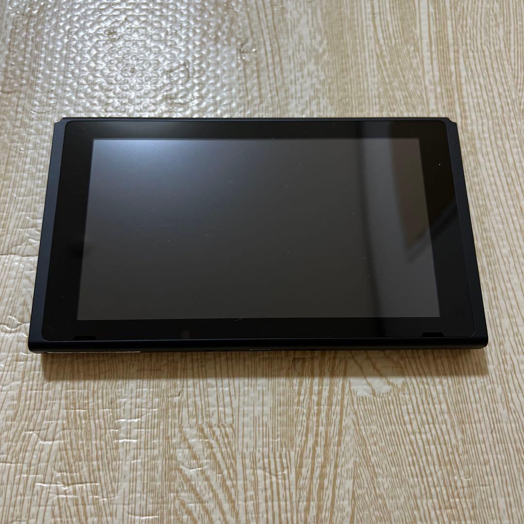 Nintendo Switch本体　2022年　ニンテンドー　スイッチ　￼