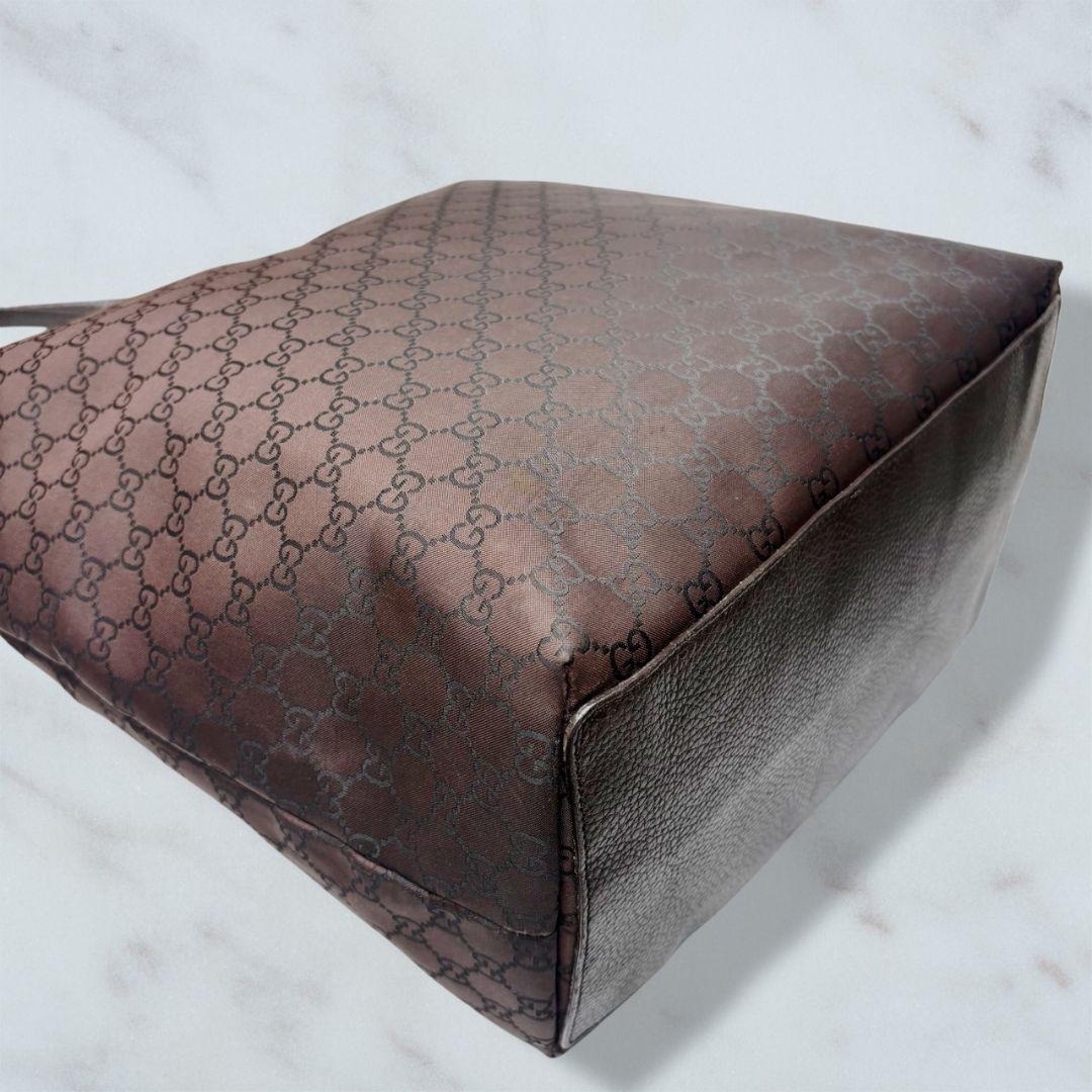 011 極美品 GUCCI ハンドバッグ トートバッグ 肩掛け GG柄