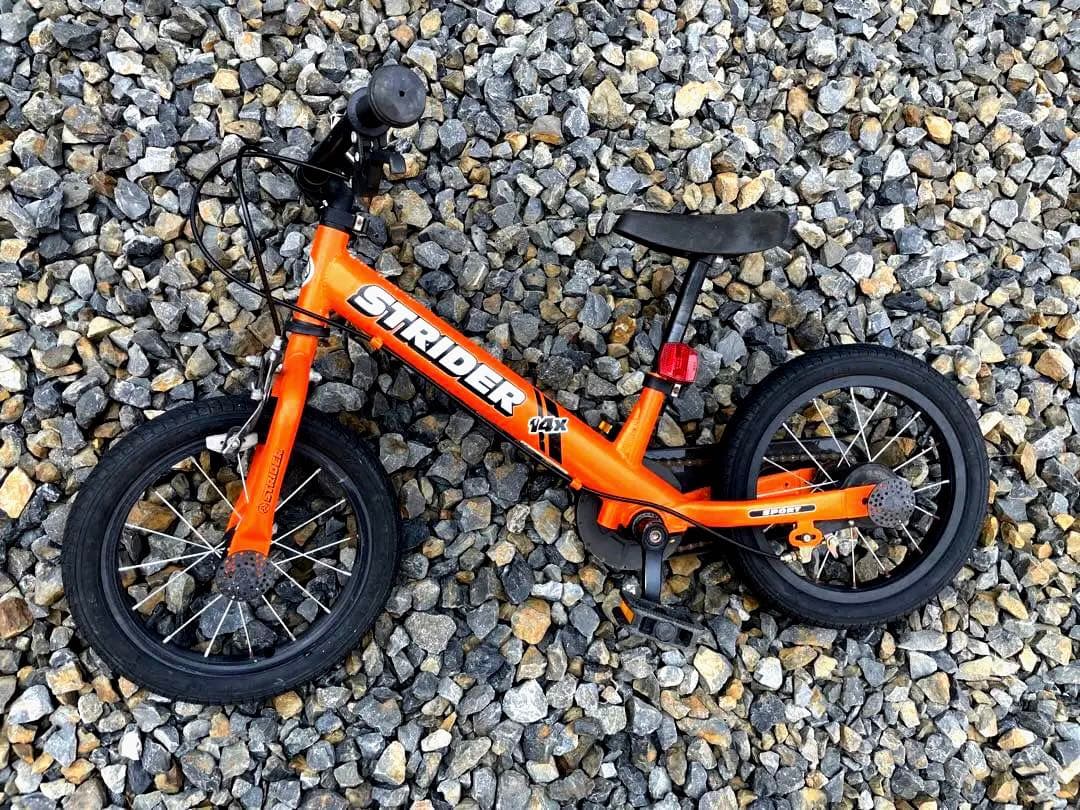 STRIDER ストライダー 14x 14インチ オレンジ キックスタンド付き