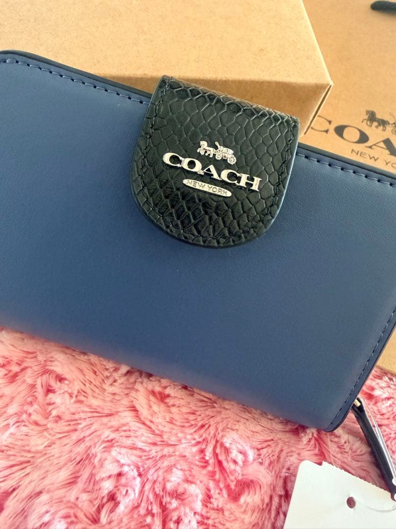 COACH ネイビー 二つ折り財布新品 プレゼントに♡