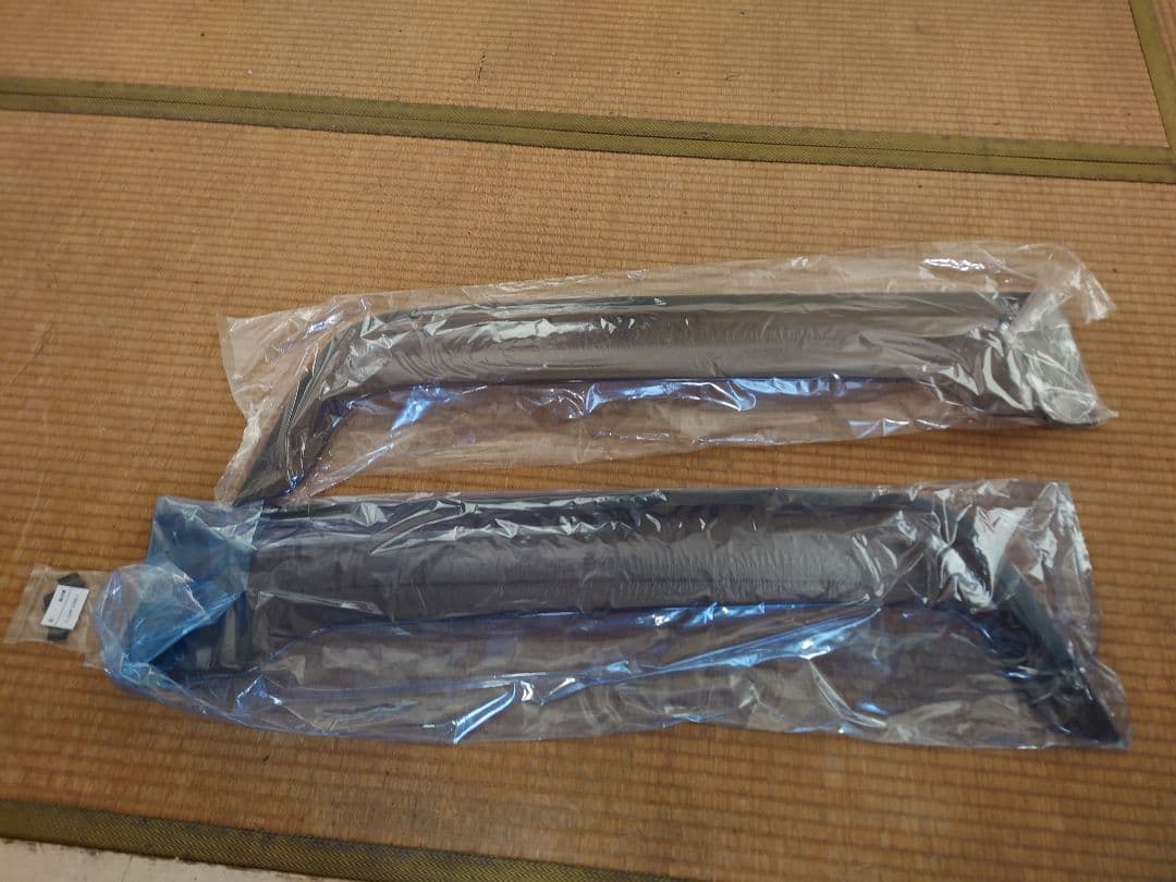 ISUZU FORWARD GIGA 純正ドアバイザー（アクリル）