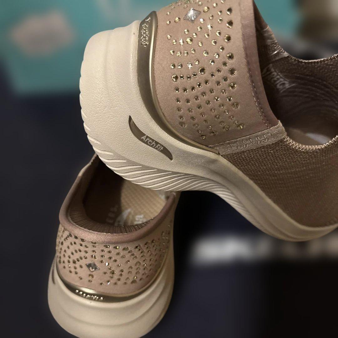 新品未使用！SKECHERS スリップインズ 限定モデル