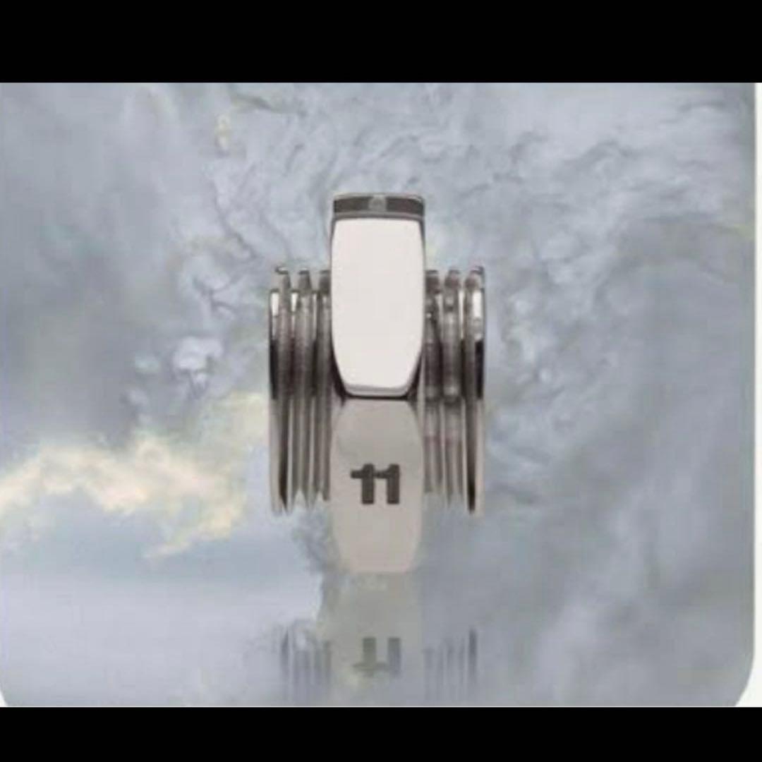 ## メゾンマルジェラ　ボルト&ナット　リジッドピアス