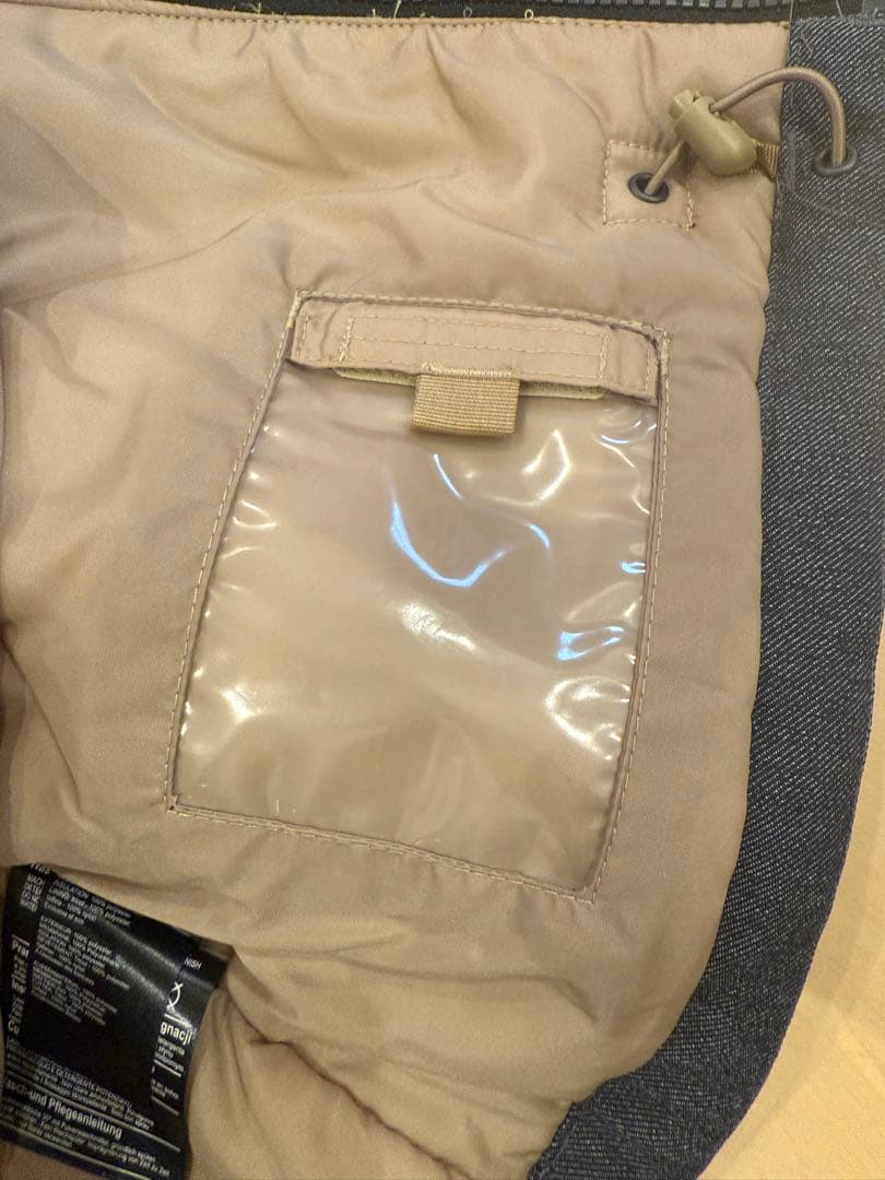 未使用　BURTON スノーボードウェア ジャケット デニム　タグ付き