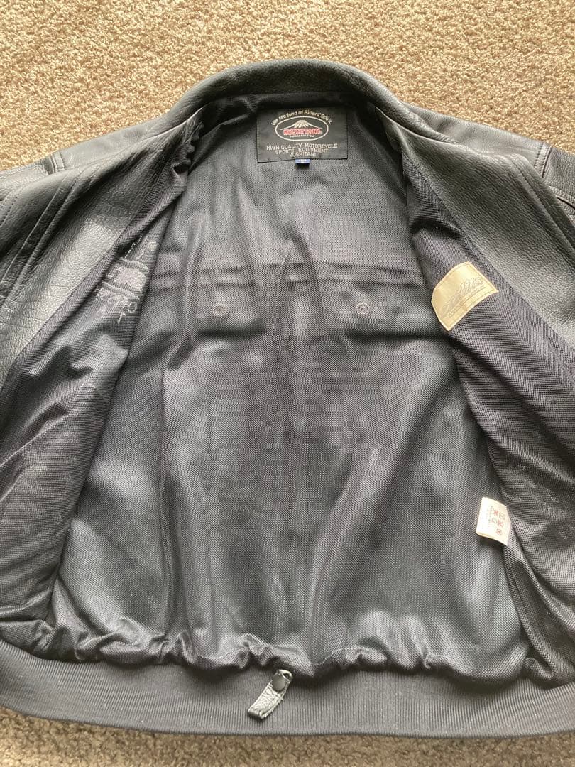 クシタニ　革ジャン黒　サイズL