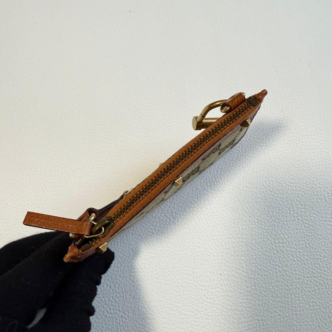 ✨極美品 希少モデル✨ グッチ スタッズ付き チェーン ケース GG柄