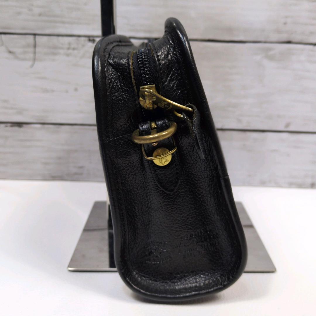 近年 イルビゾンテ IL BISONTE ショルダーバック ブラック シボ